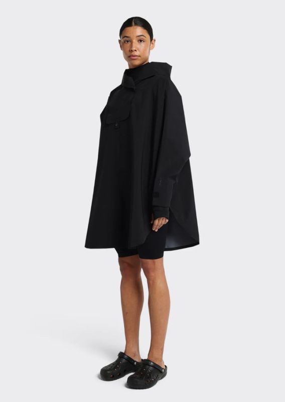 Bergen Poncho Black